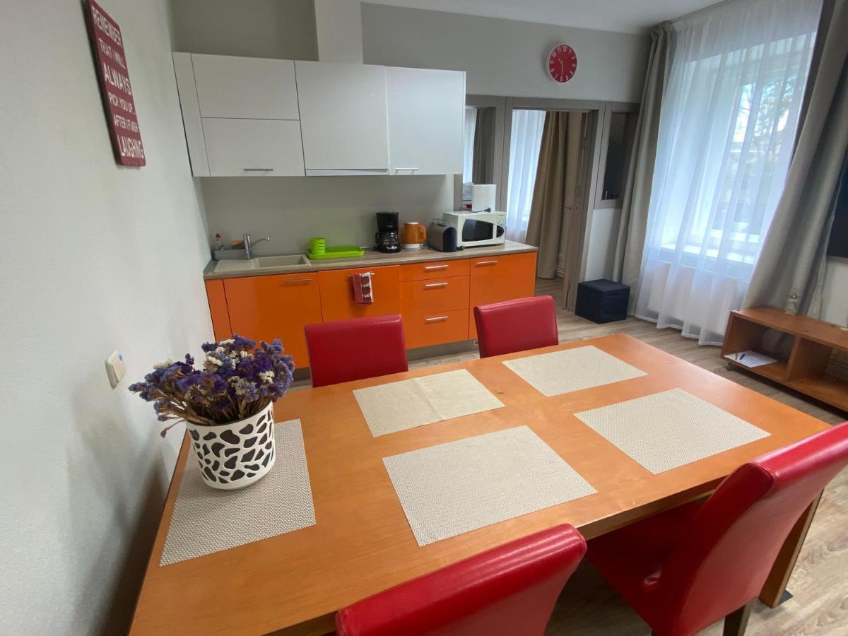Family Or Group Apartment In Silent Center Рига Екстер'єр фото